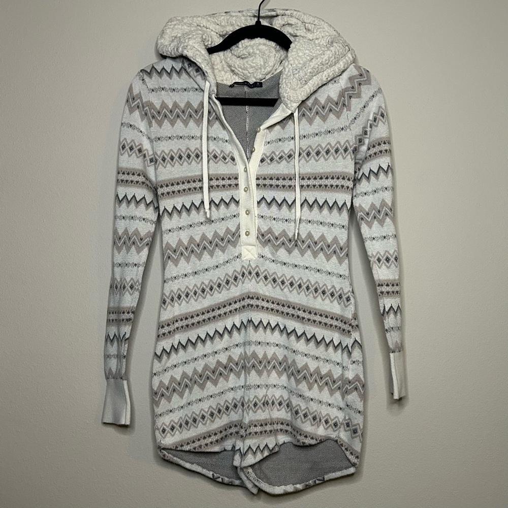 Abercrombie & Fitch Gray and White Patterned Romper